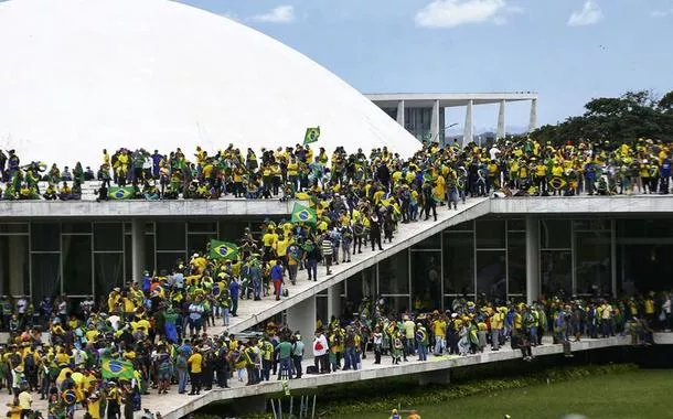 180 bolsonaristas do 8 de janeiro estão foragidos na Argentina, Uruguai e Paraguai, diz PF