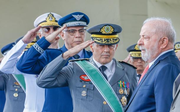 Presidente Lula e comandantes das Forças Armadas