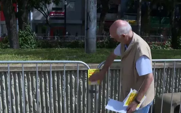 Padre Júlio Lancellotti e MTST denunciam aporofobia da guarda metropolitana contra moradores em situação de rua na praça da Sé