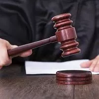 O novo golpe: como o lawfare substituiu o fuzil na América Latina