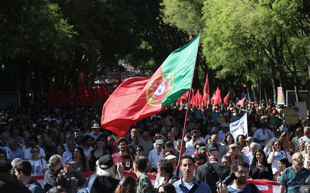 Manifestação do 49º aniversário do 25 de abril. Lisboa, Avenida da Liberdade
