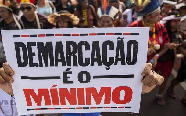 Povos indígenas protestam por demarcação de terras