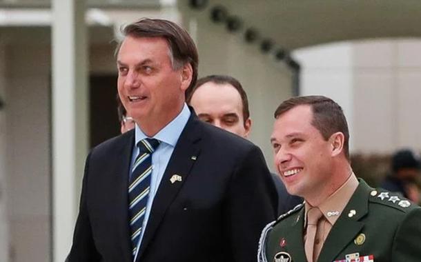 Mauro Cid diz à PF que entregou dinheiro das joias a Bolsonaro 'em mãos'