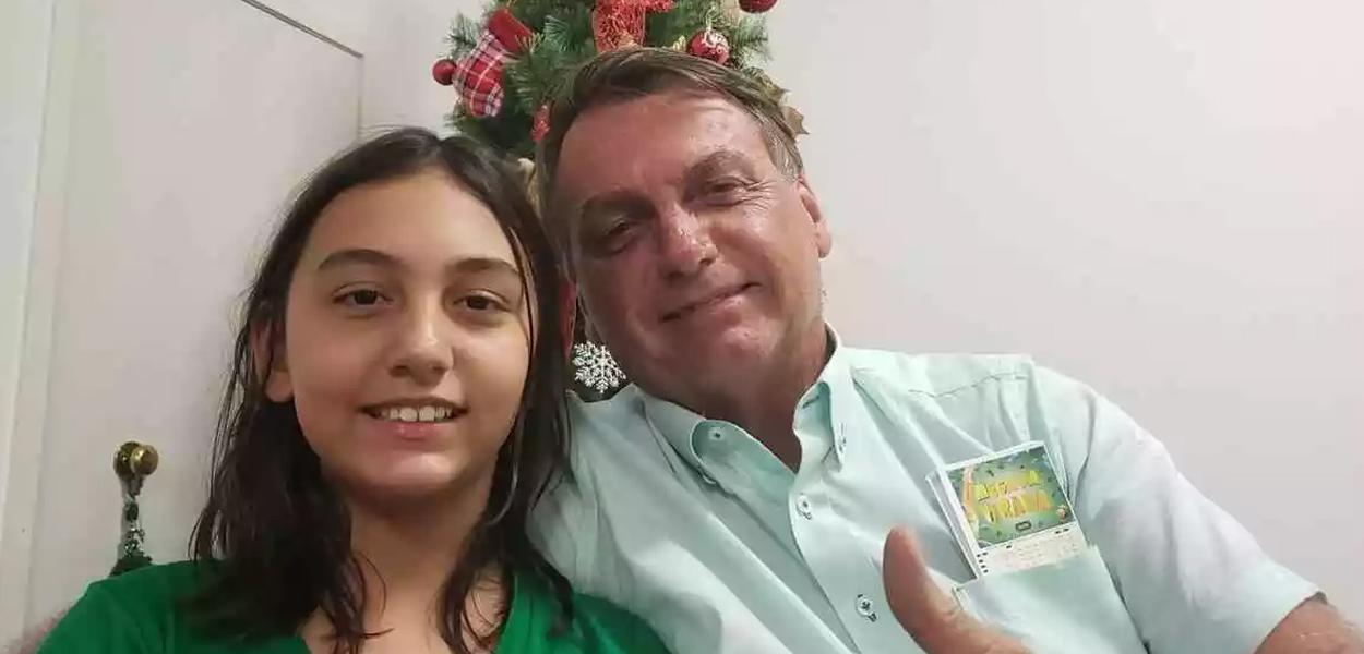 Bolsonaro publica foto em que aparece com a filha Laura, Brasil