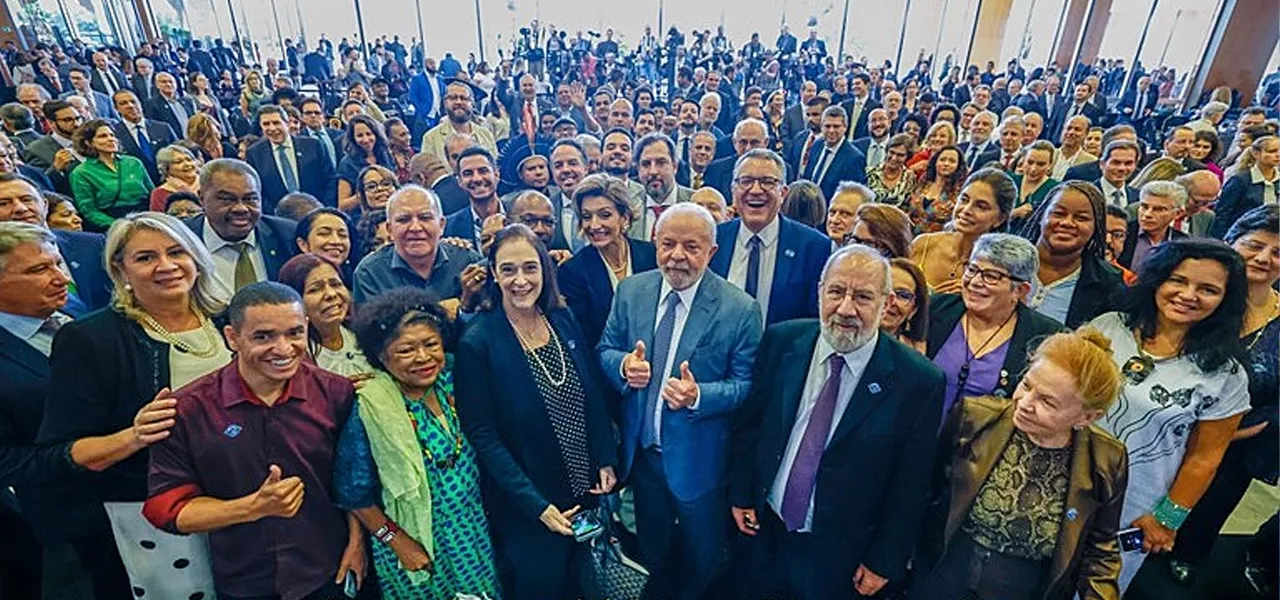 Presidente Lula e integrantes do Conselho de Desenvolvimento Econômico Social Sustentável, o Conselhão