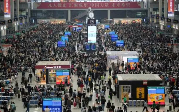 China projeta número recorde de viagens durante o Festival da Primavera de 2026