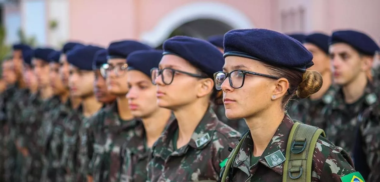 Após dois séculos de história, Exército pode ter duas primeiras mulheres generais
