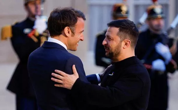 Zelensky apoia a ideia de Macron de enviar tropas e instrutores ocidentais para a Ucrânia