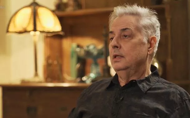 Roberto de Carvalho chora ao falar sobre morte de Rita Lee: 'ela não queria partir' (vídeo)