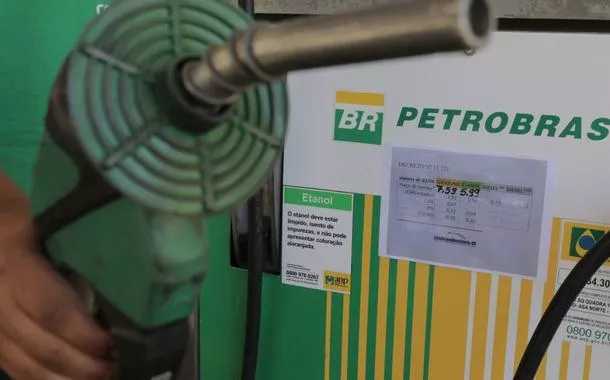 Petrobras aumenta o preço da gasolina e do gás de cozinha