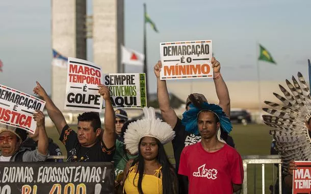 Indígenas protestam em Brasília contra proposta do Marco Temporal