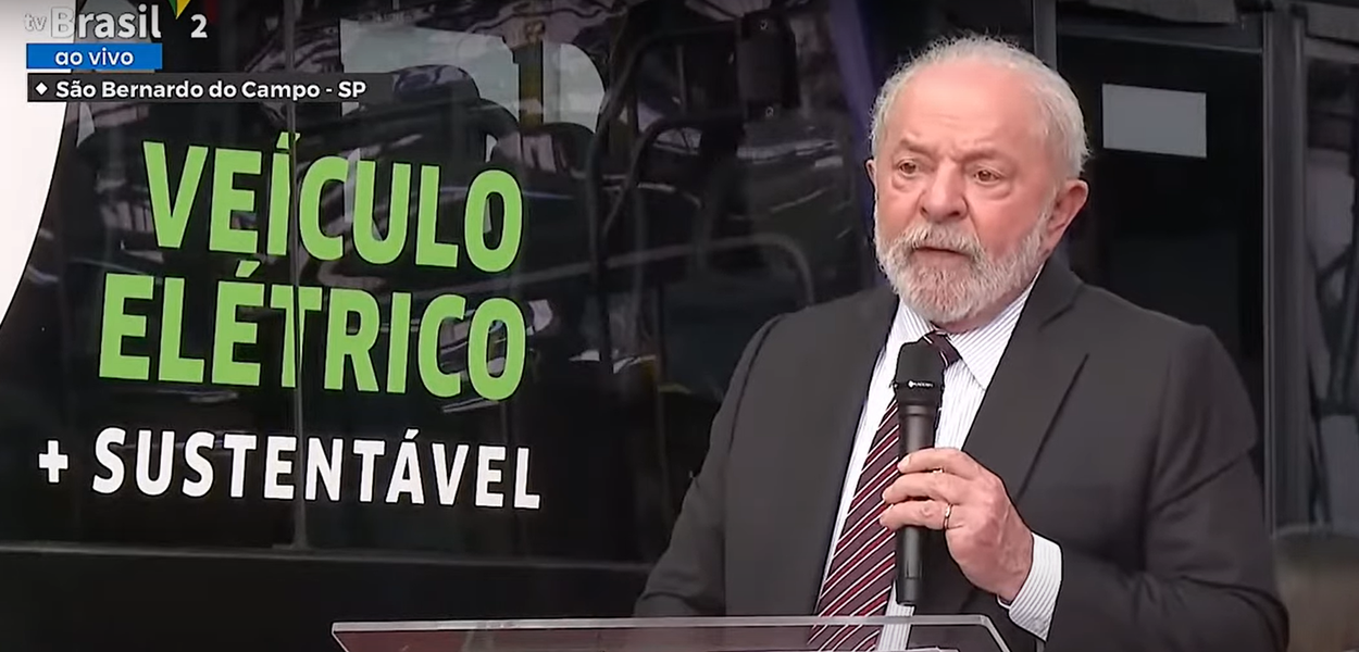 Presidente Lula discursa durante inauguração da fábrica de ônibus elétricos em São Bernardo do Campo