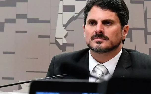 Moraes determina apreensão de passaporte e bloqueio de contas de Marcos do Val