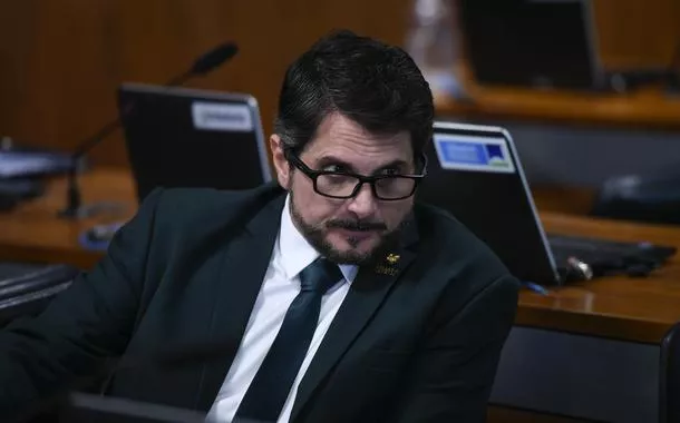 Marcos do Val acampa no plenário do Senado para aguardar impeachmentpokerstars tvMoraes