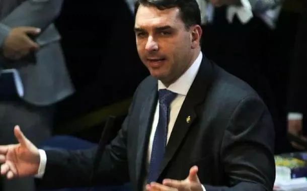 Flávio diz que "missão pessoal" de Moraes é tirar Bolsonaro da vida pública