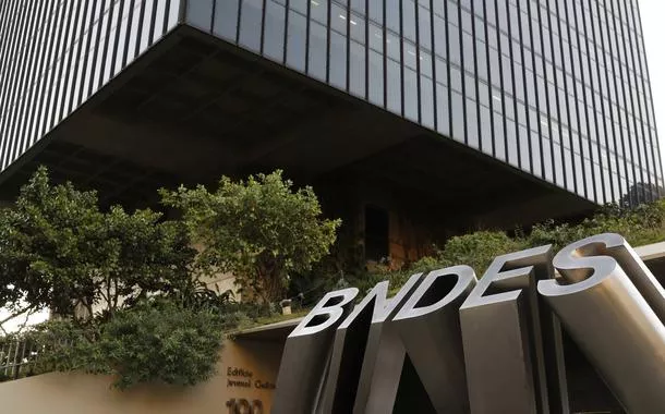 BNDES abre posto para operar linha de crédito de R$ 15 bilhões destinada a empresas no RS