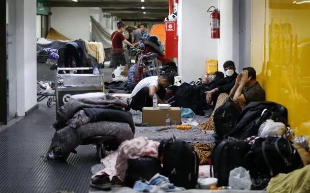 Força-tarefa acelera avaliação de pedidos de refúgio de 290 estrangeiros no Aeroporto de Guarulhos