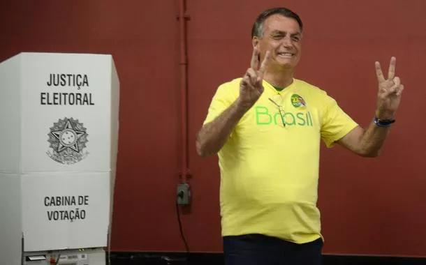 Jair Bolsonaro vota nas eleições de 2022