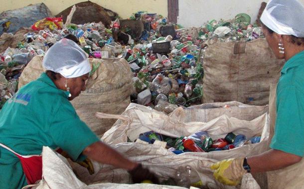 Catadoras de materiais recicláveis 