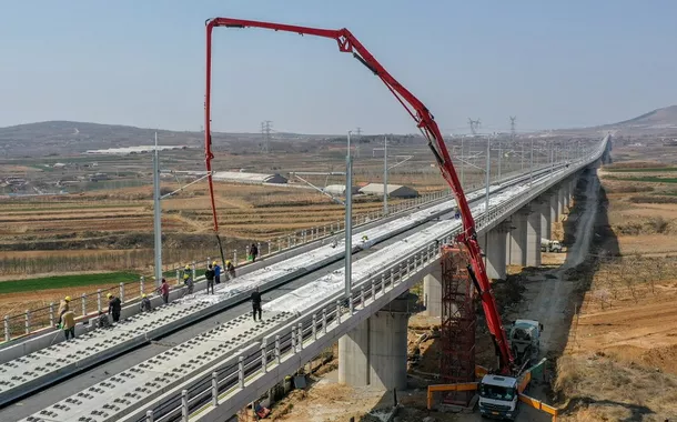 China avança na energia limpa com rede de ultratensão