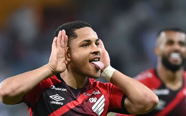 Transferência de Vitor Roque para o Barcelona supera valores da ida de Endrick para o Real Madrid; veja a comparação