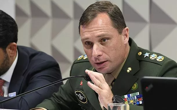 Bolsonaro ordenou falsificação do cartão de vacina, disse Mauro Cid em delação