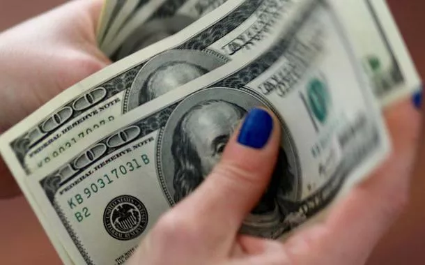 Dólar interrompe série e cai ante o real em dia de novo leilão extra de swaps