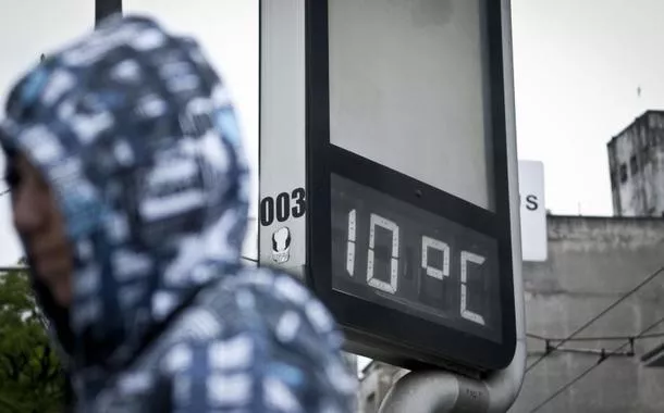 Massa de ar polar perde força, mas frio segue até sexta; Sul terá chuva intensa