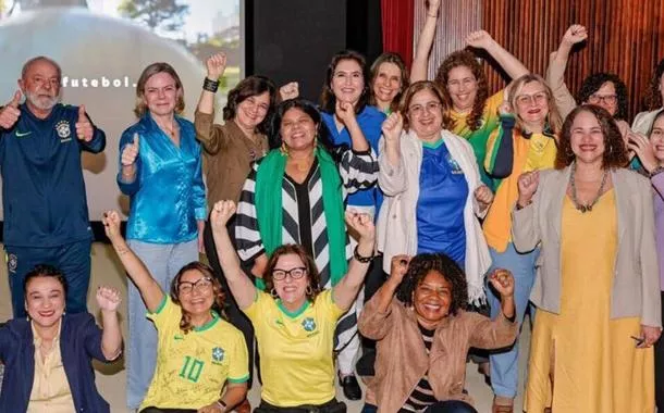 Lula e Janja abrem as portas do Alvorada para bancada feminina e ministras