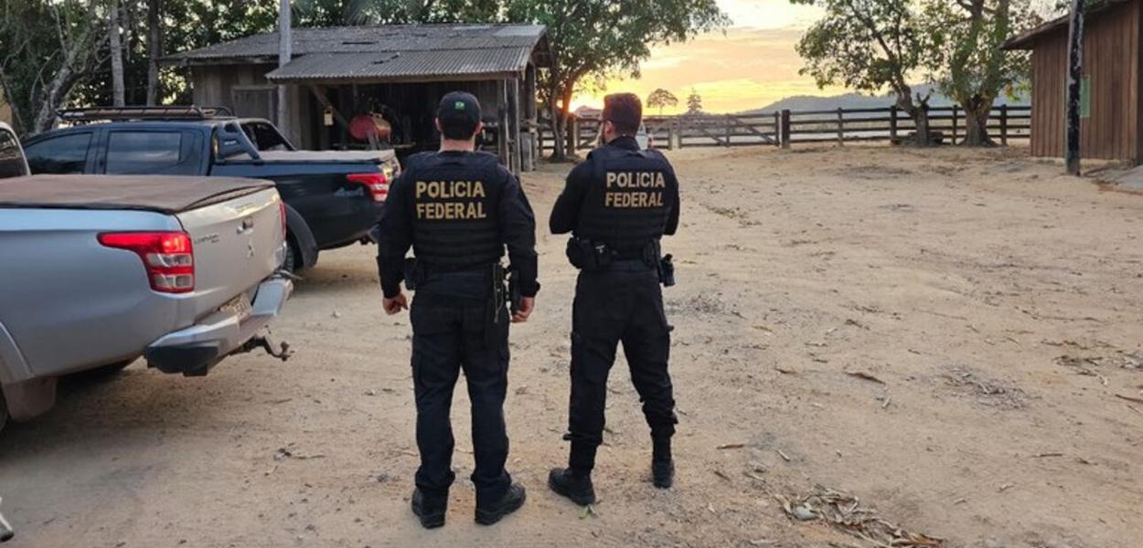 Agentes da Polícia Federal durante a Operação Retomada, no Pará