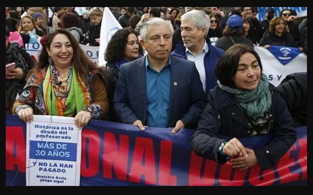Chile: professores iniciam greve para exigir promessa não cumprida pelo governo de Boric