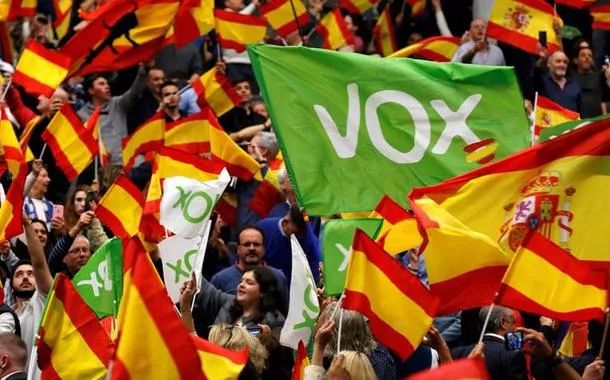 Extrema direita anuncia apoio à direita na Espanha após eleições antecipadas