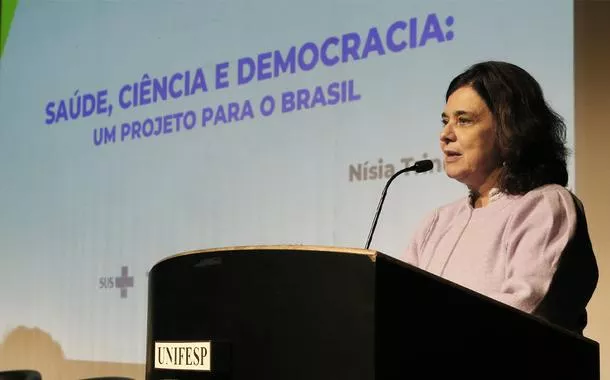 Nísia Trindade: dengue permanece como preocupação no RS