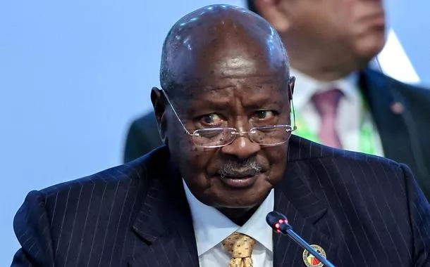 Presidente de Uganda, Yoweri Museveni, durante cúpula em São Petersburgo, Rússia
