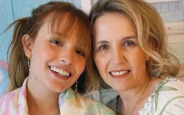 Mãe de Larissa Manoela enfrenta processo por racismo religioso
