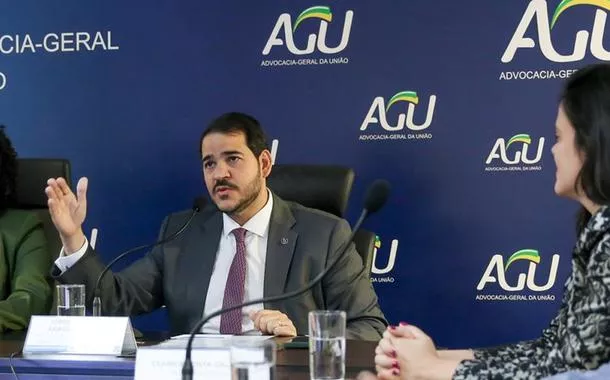 AGU pede investigação que pode atingir Damares Alves por fake news sobre Marajó