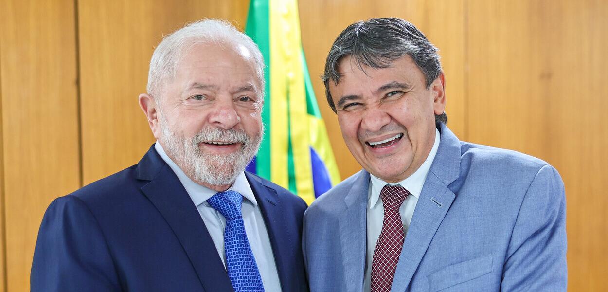 Presidente da República, Luiz Inácio Lula da Silva (à esq.), e o ministro do Desenvolvimento e Assistência Social, Família e Combate à Fome, Wellington Dias