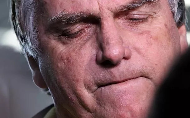 Despedida na praia: Bolsonaro reúne apoiadores em Copacabana