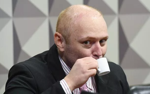 Alexandre de Moraes mantém prisão do hacker Walter Delgatti