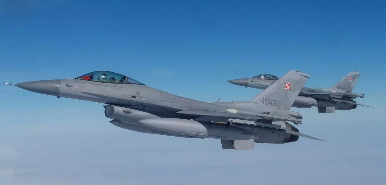 Caças F16