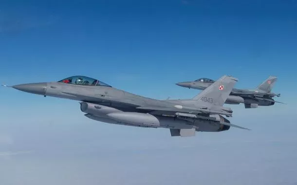 Caças F16