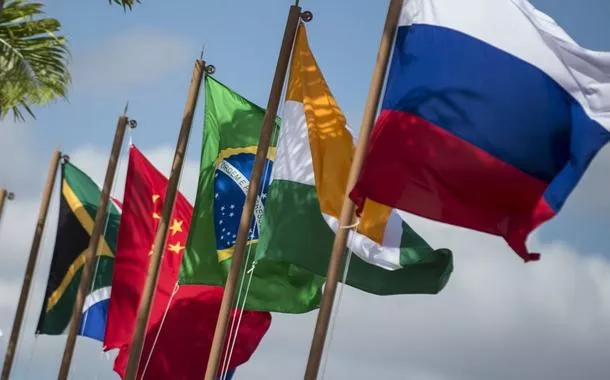 BRICS inicia trabalhos para criar nova moeda comum