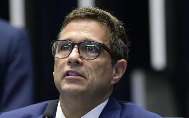 Campos Neto admite alívio por não precisar discutir economia após embates com Lula