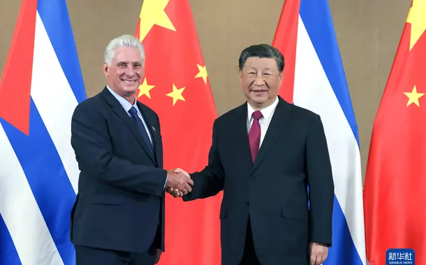 Estados Unidos não podem usar desculpas fabricadas para impor bloqueios a Cuba, diz porta-voz chinês