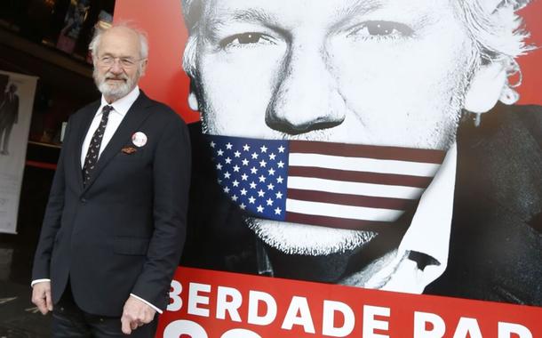 América Latina tem sido inabalável em apoio a Assange, diz Shipton