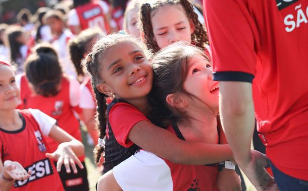 Ministério do Esporte e Sesi vão incentivar escolas de futebol feminino em SP