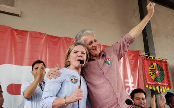 Gleisi Hoffmann e Rogério Correia durante plenária na CUT/MG 2/9/23