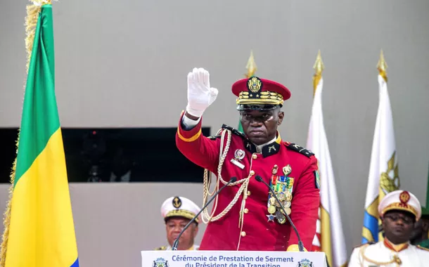 O general Brice Oligui Nguema toma posse como líder interino do Gabão