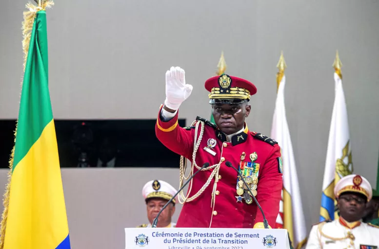 O general Brice Oligui Nguema toma posse como líder interino do Gabão