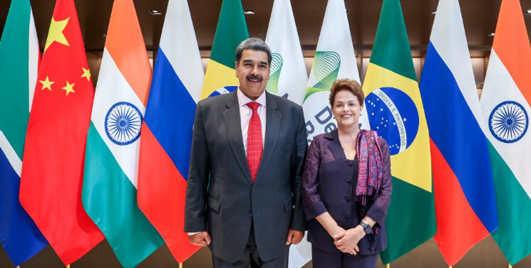 Maduro visita Banco do BRICS e reforça vínculos com o bloco em conversa com Dilma
